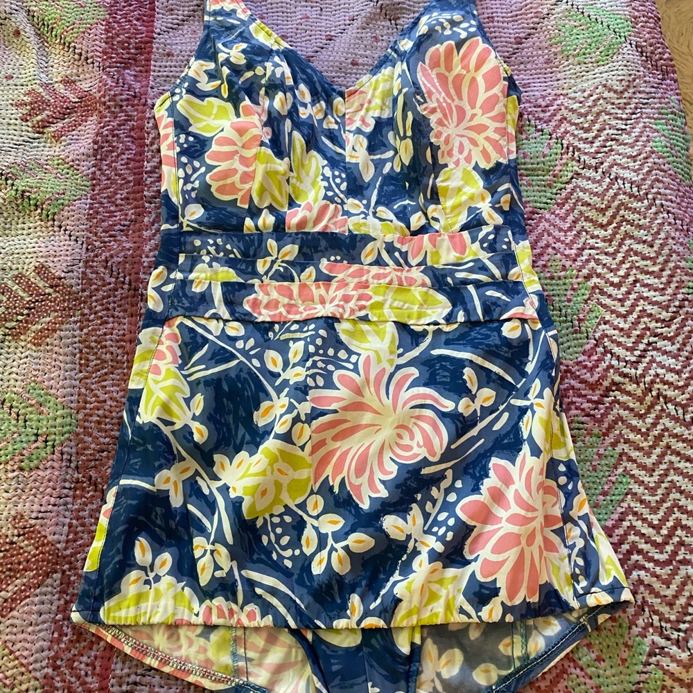 Adorable 50’s/ 60’s bathing suit onesie size small - Picture 4 of 5